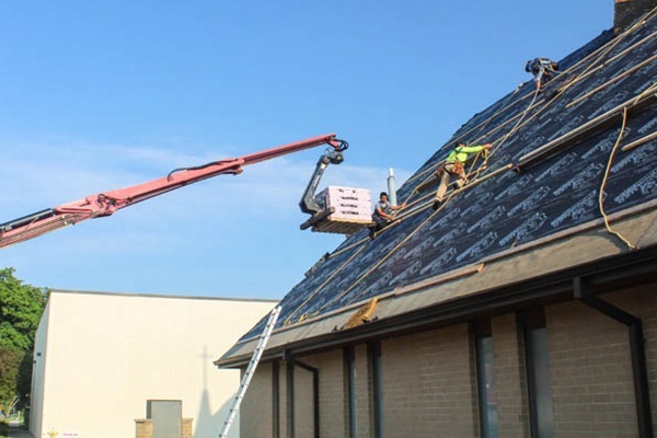 You are currently viewing What Wind Uplift Really Does to Your Roof System | Emergency Roofing Repair in West Des Moines, IA